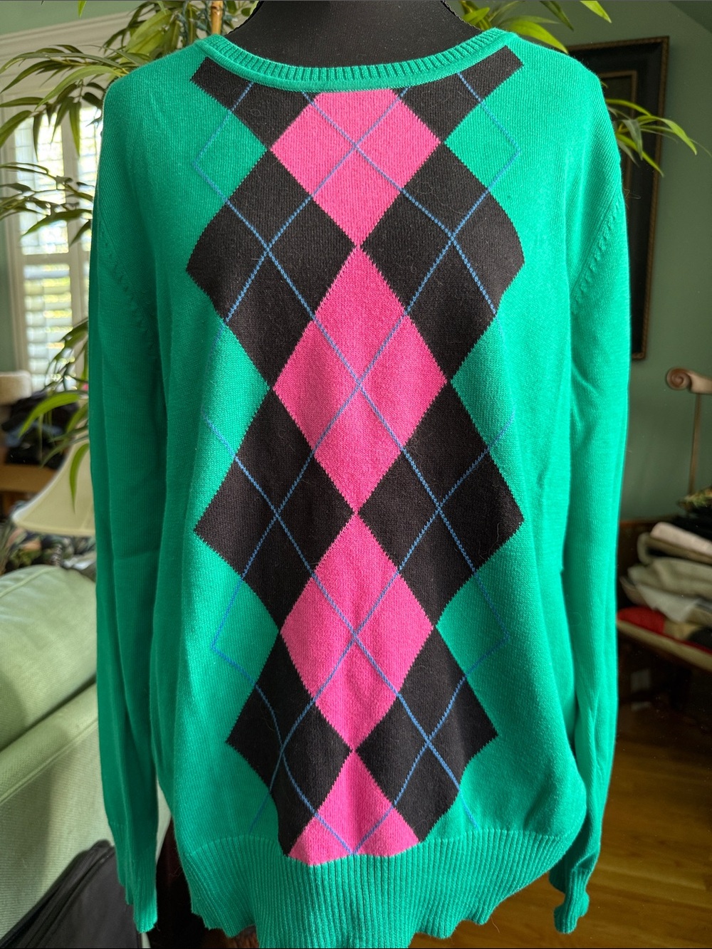 Kelly green argyle light knit top sweater
